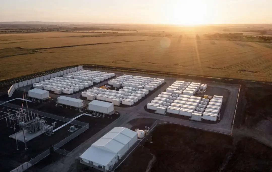 特斯拉十周年：上海储能超等工厂开工，，，妄想年产1万台商用储能电池