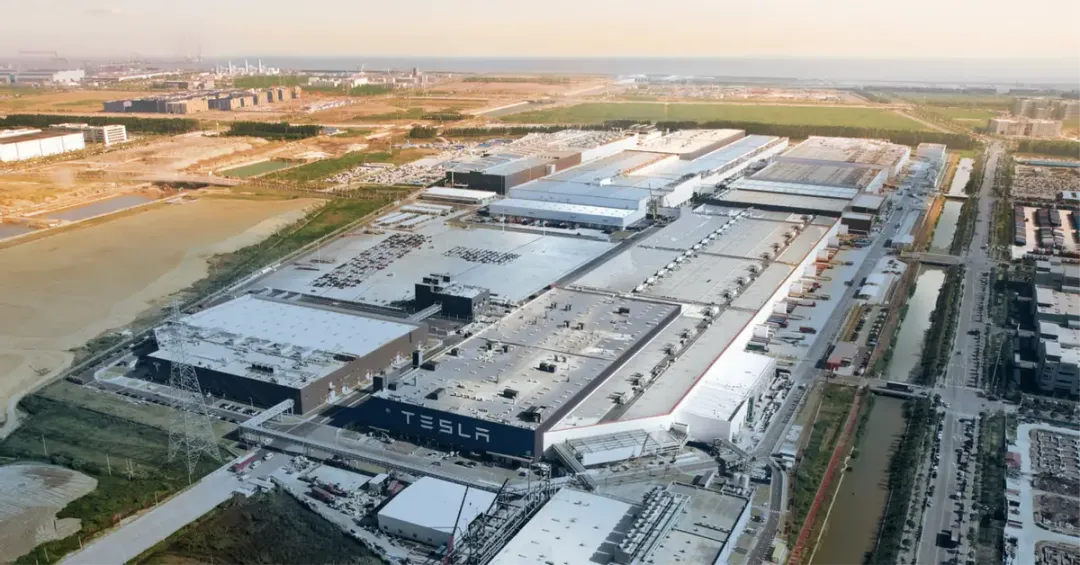 特斯拉十周年：上海储能超等工厂开工，，，妄想年产1万台商用储能电池