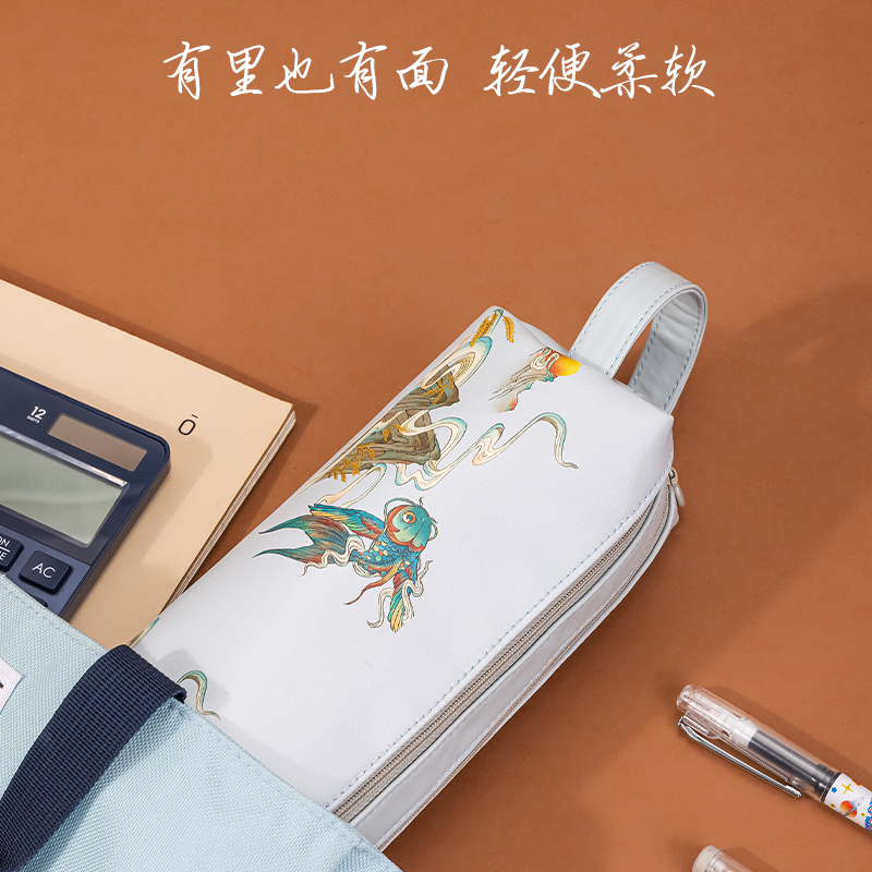 s36沙龙会66915高龄卡通国潮大方包多用途笔袋(混)(只)